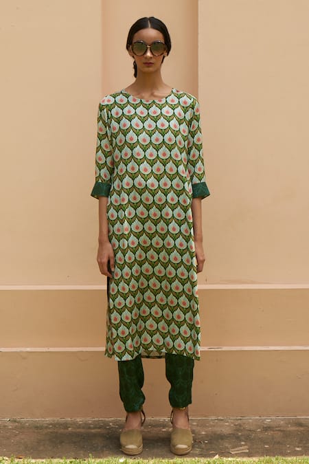 Urbankali Aahna Floral Print Kurta With Pant 