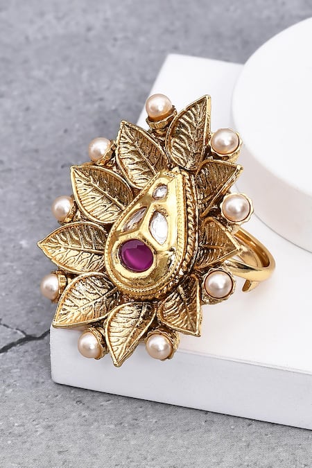 Nazaakat By Samara Singh Tear Drop Carved Ring 