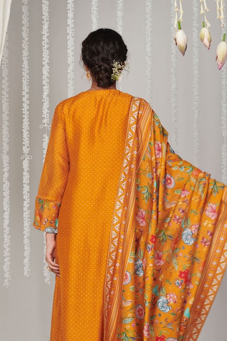 Blooming Threads Bagicha Polka Dot Print Kurta Floral Print Pant Set 