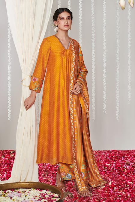 Blooming Threads_Yellow Cotton, Silk, Organza Bagicha Polka Dot Kurta Floral Pant Set _at_Aza_Fashions