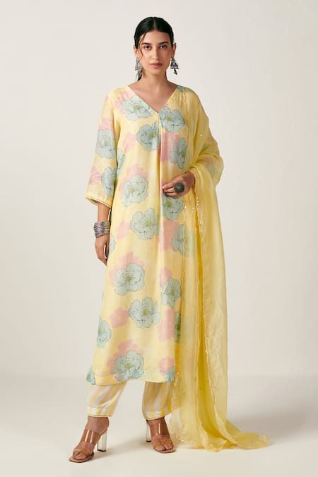 Blooming Threads Yellow Cotton Silk Print Bloom V Neck Bagicha Kurta Pant Set 