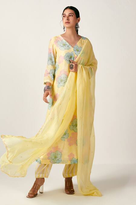 Blooming Threads_Yellow Cotton, Organza, Silk Sequins V-neck Bagicha Bloom Print Kurta Pant Set _Online_at_Aza_Fashions