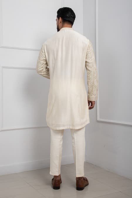 Smriti By Anju Agarwal_Ivory Chanderi, Cotton Beads, Embroidery Geometric Thread Kurta With Pant _Online_at_Aza_Fashions