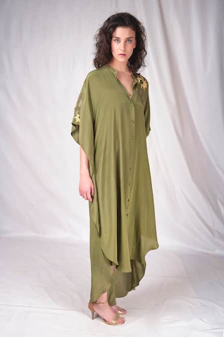 Buy_Seesa_Green Crepe, Silk Embroidery Mandarin Collar Sleeve Kaftan 