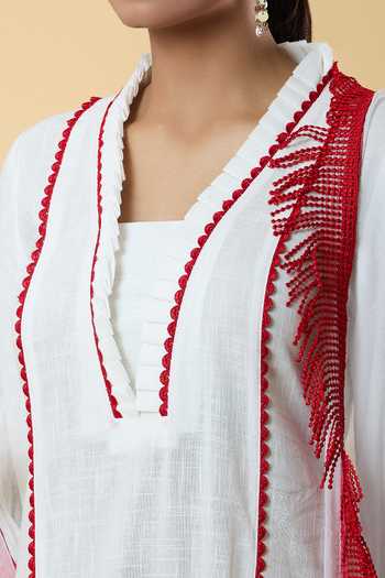 Buy Samyukta Singhania White Cotton Embroidery V-neck Oorja Lace Embellished Kurta Set Online at Aza Fashions Buy_Samyukta Singhania_White Cotton Embroidery V-neck Oorja Lace Embellished Kurta Set _Online_at_Aza_Fashions