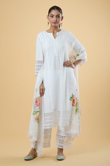 Buy Samyukta Singhania White Cotton Lace Split V-neck Garima Scallop Embellished Kurta Set Online at Aza Fashions Buy_Samyukta Singhania_White Cotton Lace Split V-neck Garima Scallop Embellished Kurta Set _Online_at_Aza_Fashions