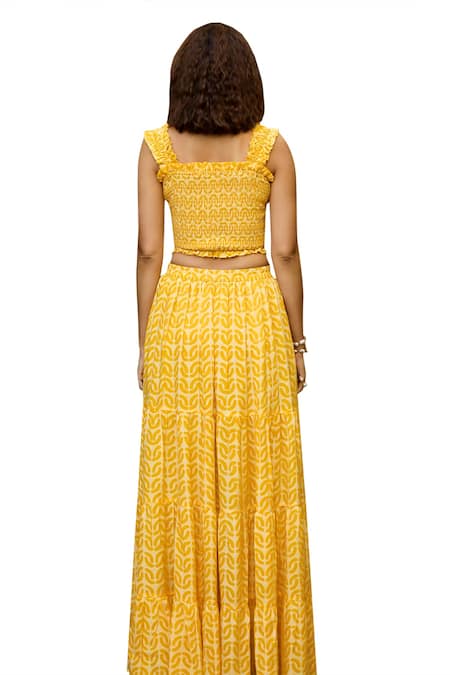 Buy_Baaro Masi_Yellow Muslin Square Neck Abstract Print Top With Tiered Skirt 