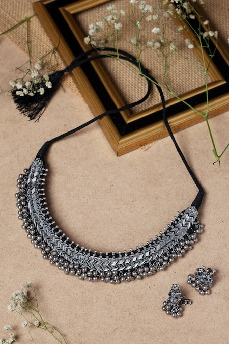 Mero Jewellery Silver Plated Chevron Carved Maharashtrian Thushi Set 