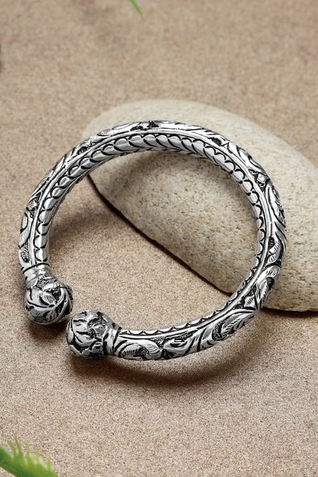 Mero Jewellery Silver Plated Chitai Ball Kada