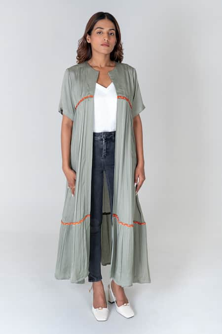 Neora By Nehal Chopra Solid Pleated Cape 