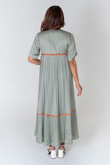 Shop Neora By Nehal Chopra Green Bemberg Modal Silk Braided Lace Open Solid Pleated Cape at Aza Fashions Shop_Neora By Nehal Chopra_Green Bemberg Modal Silk Braided Lace Open Solid Pleated Cape _at_Aza_Fashions