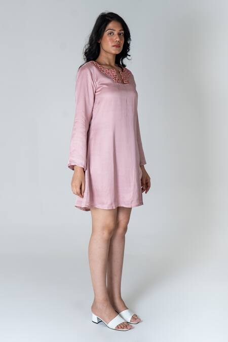 Neora By Nehal Chopra Pink Bemberg Modal Silk Braided Lace Notched Slit Dress at Aza Fashions Neora By Nehal Chopra_Pink Bemberg Modal Silk Braided Lace Notched Slit Dress _at_Aza_Fashions