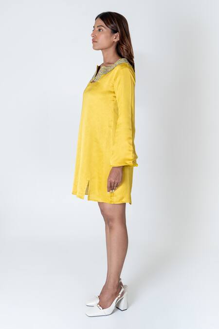 Neora By Nehal Chopra Yellow Bemberg Modal Silk Braided Lace Notched Solid Slit Dress at Aza Fashions Neora By Nehal Chopra_Yellow Bemberg Modal Silk Braided Lace Notched Solid Slit Dress _at_Aza_Fashions