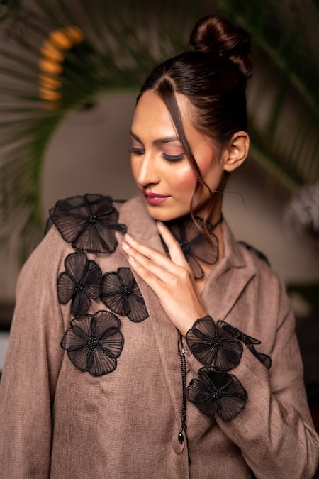 Label Anshu Khathuria Brown Jersey Embroidery 3d Floral Applique Detailed Blazer With Pant at Aza Fashions Label Anshu Khathuria_Brown Jersey Embroidery 3d Floral Applique Detailed Blazer With Pant _at_Aza_Fashions