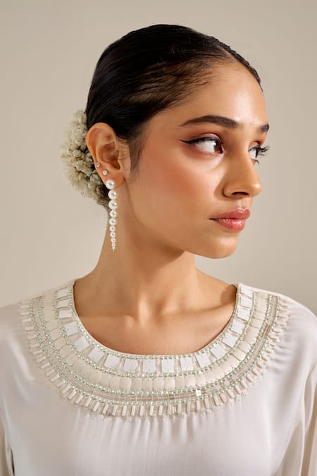 Shop Siyona By Ankurita Green Round Neck Ombre Sequin Tunic And Pant Set Online at Aza Fashions Shop_Siyona By Ankurita_Green Round Neck Ombre Sequin Tunic And Pant Set _Online_at_Aza_Fashions