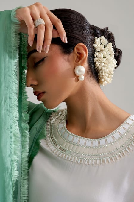 Shop Siyona By Ankurita Green Satin Sequins Round Neck Champa Ombre Kurta Set Online at Aza Fashions Shop_Siyona By Ankurita_Green Satin Sequins Round Neck Champa Ombre Kurta Set _Online_at_Aza_Fashions