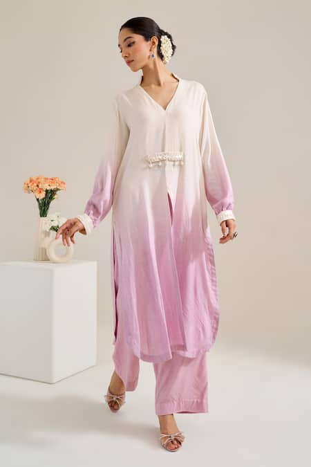 Shop_Siyona By Ankurita_Purple Cotton Pearls V-neck Kamal Front Slit Kurta Set 