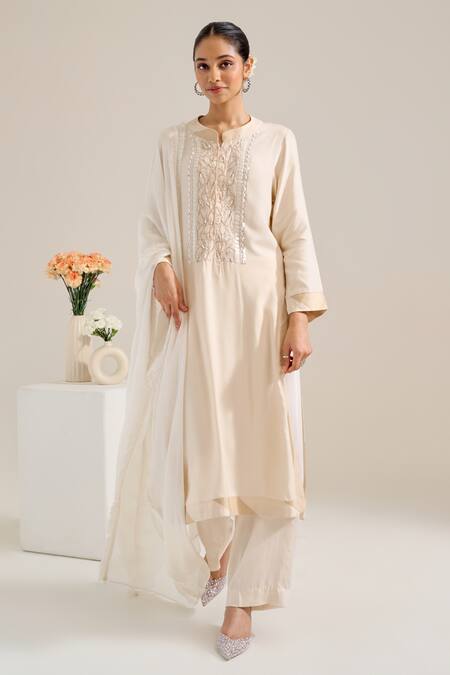 Siyona By Ankurita Ivory Satin Sequins, Embroidery Bandeau Neck Sundari Kurta Set Online at Aza Fashions Siyona By Ankurita_Ivory Satin Sequins, Embroidery Bandeau Neck Sundari Kurta Set _Online_at_Aza_Fashions