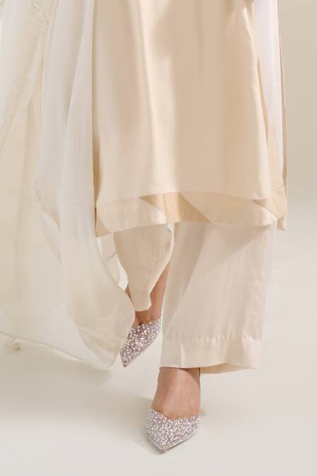 Buy Siyona By Ankurita Ivory Satin Sequins, Embroidery Bandeau Neck Sundari Kurta Set Online at Aza Fashions Buy_Siyona By Ankurita_Ivory Satin Sequins, Embroidery Bandeau Neck Sundari Kurta Set _Online_at_Aza_Fashions