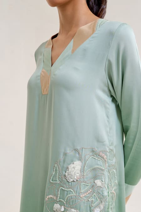 Siyona By Ankurita Green Satin Sequins, Embroidery V-neck Banphool Kurta With Pant at Aza Fashions Siyona By Ankurita_Green Satin Sequins, Embroidery V-neck Banphool Kurta With Pant _at_Aza_Fashions