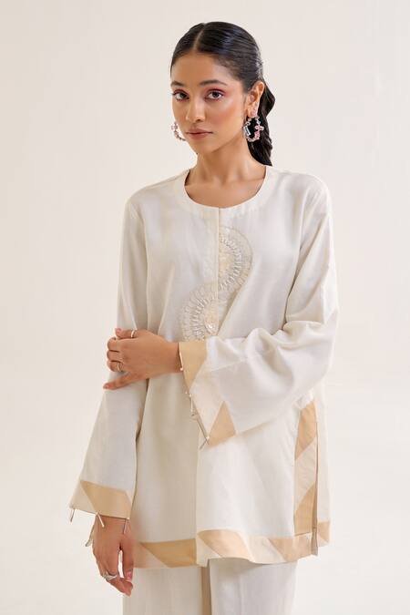 Buy Siyona By Ankurita Ivory Linen Embroidery Sequin Round Chaandni Top With Pant Online at Aza Fashions Buy_Siyona By Ankurita_Ivory Linen Embroidery Sequin Round Chaandni Top With Pant _Online_at_Aza_Fashions