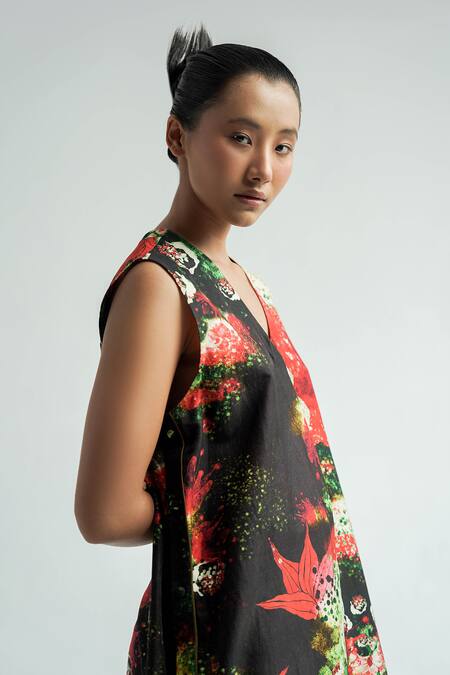 Buy Til Red Chanderi V-neck Florid Print Kurta With Flared Pant Buy_Til_Red Chanderi V-neck Florid Print Kurta With Flared Pant