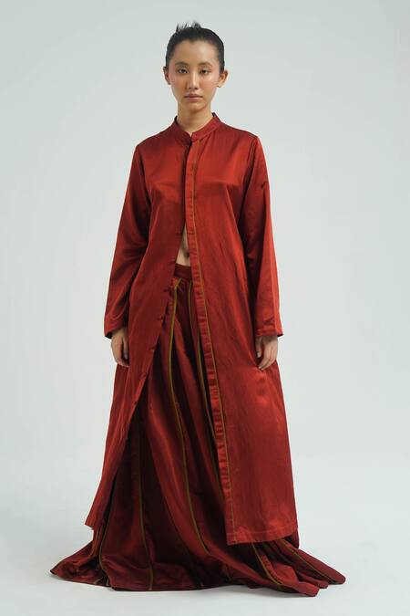 Til Red Silk Mandarin Collar Sakura Kurta With Pleated Trousers at Aza Fashions Til_Red Silk Mandarin Collar Sakura Kurta With Pleated Trousers _at_Aza_Fashions