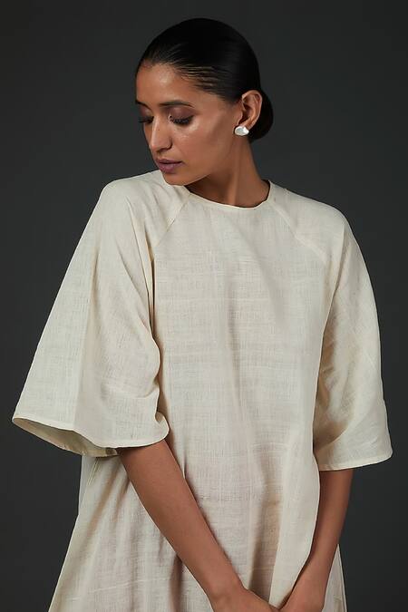 Buy Blue Lotus Design Ivory Handloom Cotton Round Neck Colour Block Kurta With Pant Online at Aza Fashions Buy_Blue Lotus Design_Ivory Handloom Cotton Round Neck Colour Block Kurta With Pant _Online_at_Aza_Fashions