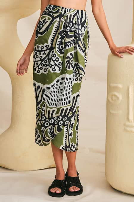 Jodi Green Modal Sohrai Art Print Draped Skirt Online at Aza Fashions Jodi_Green Modal Sohrai Art Print Draped Skirt _Online_at_Aza_Fashions