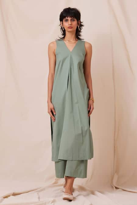 The Summer House Green Cotton Twill Solid V Neck Sea Salt Tunic And Trouser Set 