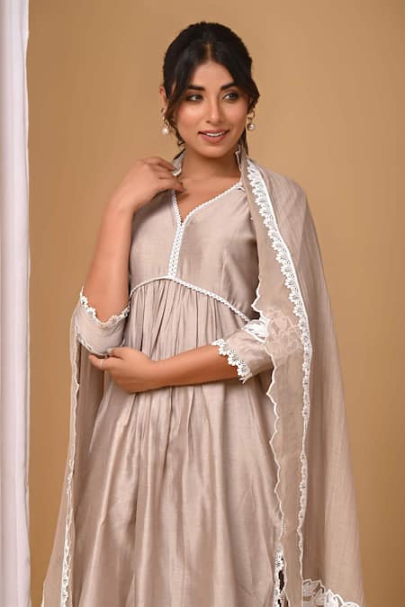 Shop_Gulabik Jaipur_Beige Chanderi, Handloom Cotton Lace V-neck Scallop Kurta And Dupatta Set _Online_at_Aza_Fashions