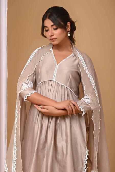 Gulabik Jaipur_Beige Chanderi, Handloom Cotton Lace V-neck Scallop Kurta And Dupatta Set _at_Aza_Fashions