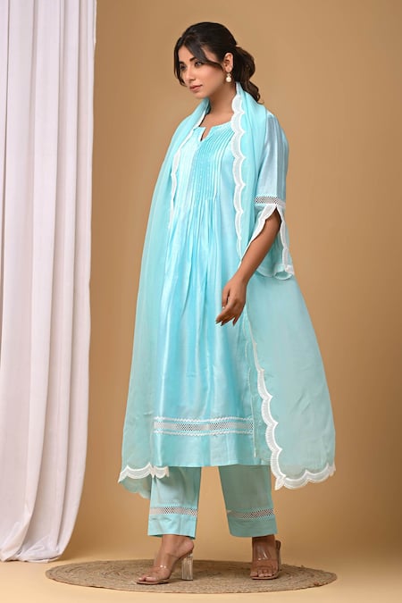 Gulabik Jaipur_Green Chanderi Lace Split V-neck Scallop Hem Kurta And Pant Set _Online_at_Aza_Fashions