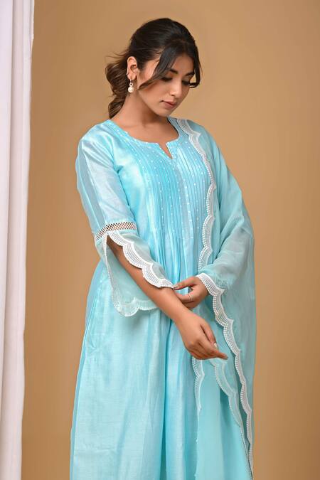 Gulabik Jaipur_Green Chanderi Lace Split V-neck Scallop Hem Kurta And Pant Set _at_Aza_Fashions
