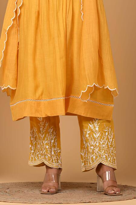 Gulabik Jaipur_Yellow Chanderi Embroidery Round Neck Handloom Kurta And Pant Set _Online_at_Aza_Fashions