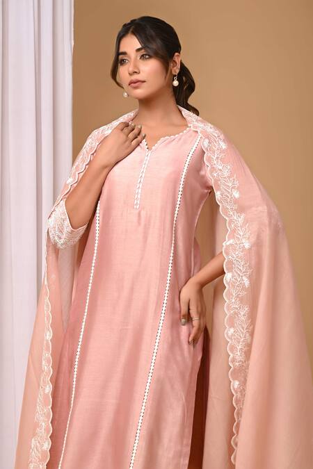 Buy_Gulabik Jaipur_Peach Chanderi, Handloom Cotton Lace, Embroidery Split Scallop Kurta And Pant Set 