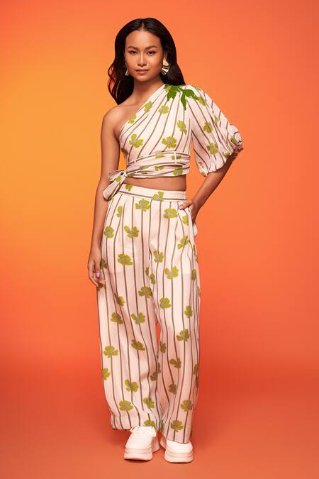 Buy Neetiandmudita Yellow Crepe Silk Print Daisy Asymmetric Neck Upsie Daisies Top With Pant Online at Aza Fashions Buy_Neetiandmudita_Yellow Crepe Silk Print Daisy Asymmetric Neck Upsie Daisies Top With Pant _Online_at_Aza_Fashions