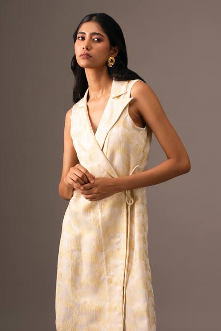 Buy_Vanshika Agarwal Label_White Jacquard Leaf Notched Lapel Collar Juniper Woven Overlap Dress _Online_at_Aza_Fashions