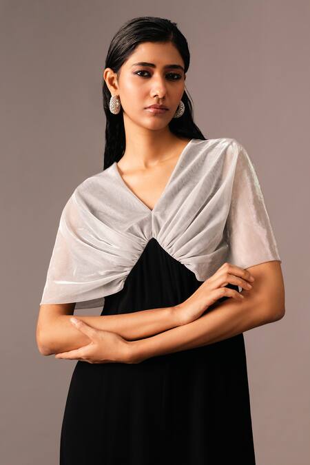 Vanshika Agarwal Label Black Georgette V-neck Colorblock Pleated Dress Online at Aza Fashions Vanshika Agarwal Label_Black Georgette V-neck Colorblock Pleated Dress _Online_at_Aza_Fashions