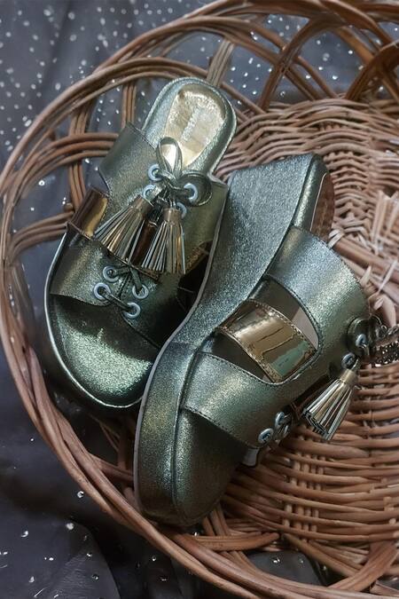 Buy_Foot Fuel_Brown Tassels, Cut Work Dhairya Embellished Flip Flop Wedges 