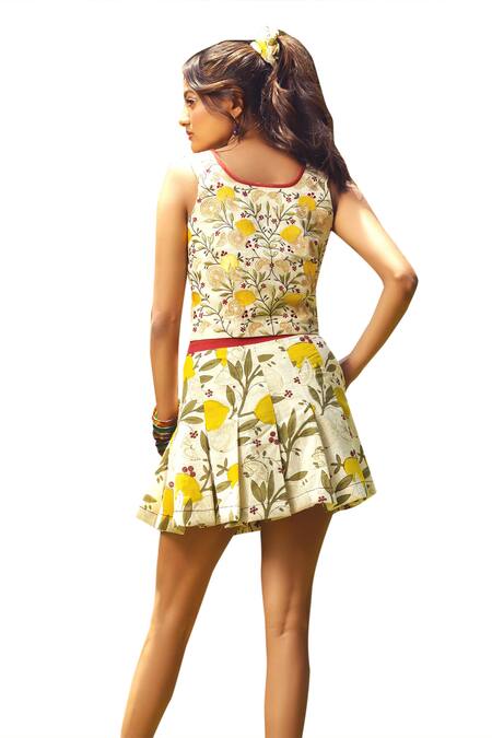 Akashi Clothing Yellow Cotton Embroidery Plunge Neck Lemon Drop Top With Skirt at Aza Fashions Akashi Clothing_Yellow Cotton Embroidery Plunge Neck Lemon Drop Top With Skirt _at_Aza_Fashions