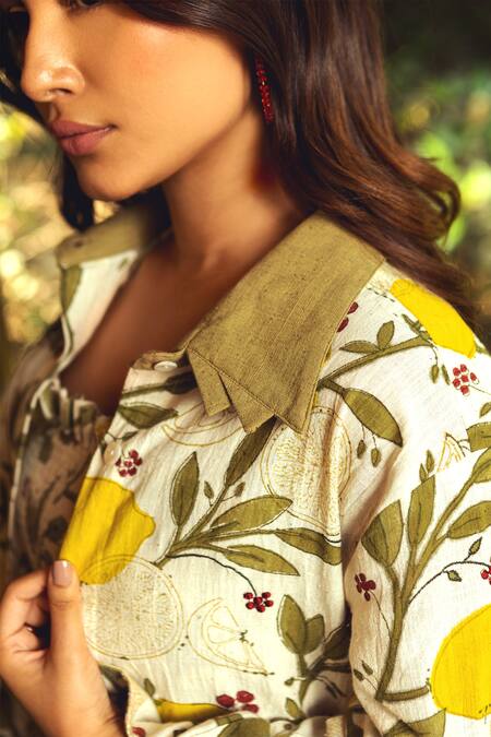 Buy_Akashi Clothing_Yellow Kala Cotton Printed Lemon Leaf Collar Shirt With Pant 