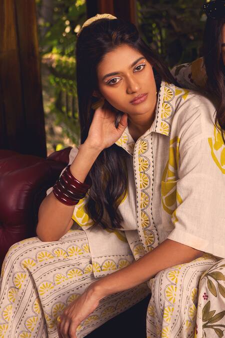 Buy_Akashi Clothing_Yellow Cotton Embroidery Collared Citrus Slice Print Shirt With Pant 