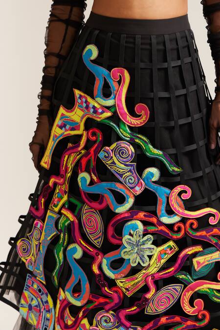 Buy_Mini Sondhi_Black Nylon Beads, Applique Sweetheart Neck Grid Psychedelic Skirt With Bustier _Online_at_Aza_Fashions