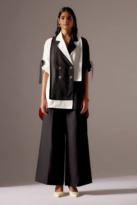 Mini Sondhi Black Linen Embroidery Poker Oversized Blazer With Trouser Online at Aza Fashions Mini Sondhi_Black Linen Embroidery Poker Oversized Blazer With Trouser _Online_at_Aza_Fashions