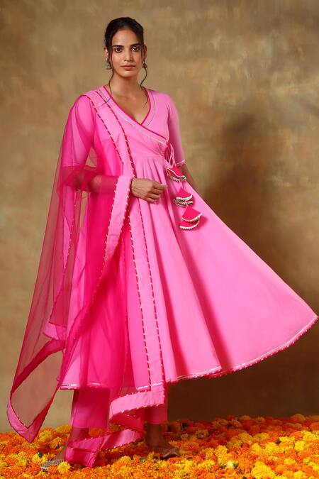 Buy Pomcha Jaipur Pink Cotton, Chiffon Lace V-neck Trim Detailed Angrakha Set Online at Aza Fashions Buy_Pomcha Jaipur_Pink Cotton, Chiffon Lace V-neck Trim Detailed Angrakha Set _Online_at_Aza_Fashions