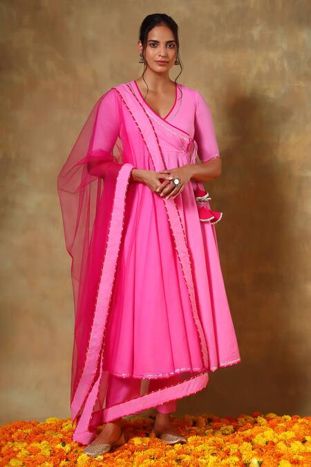 Shop Pomcha Jaipur Pink Cotton, Chiffon Lace V-neck Trim Detailed Angrakha Set Online at Aza Fashions Shop_Pomcha Jaipur_Pink Cotton, Chiffon Lace V-neck Trim Detailed Angrakha Set _Online_at_Aza_Fashions