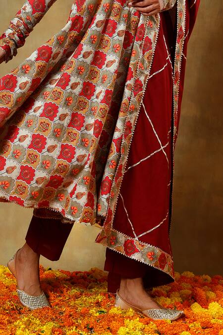 Buy_Pomcha Jaipur_Maroon Cotton Embroidery Round Neck Floral Print Anarkali Set _Online_at_Aza_Fashions