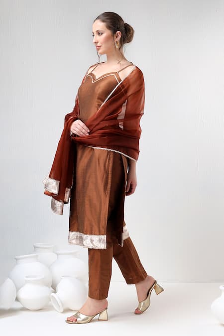 Buy Pomcha Jaipur Brown Cotton, Silk, Organza Gota Patti Sweetheart Neck Straight Kurta Pant Set Online at Aza Fashions Buy_Pomcha Jaipur_Brown Cotton, Silk, Organza Gota Patti Sweetheart Neck Straight Kurta Pant Set _Online_at_Aza_Fashions