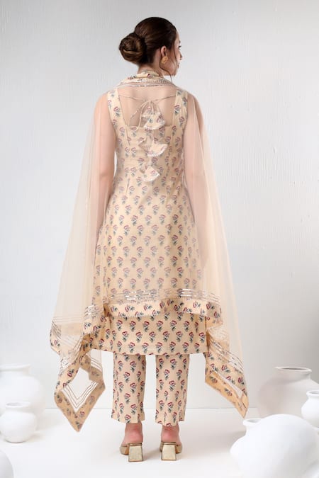Pomcha Jaipur Beige Cotton, Net Embroidery Scoop Neck Floral Print Kurta Pant Set Online at Aza Fashions Pomcha Jaipur_Beige Cotton, Net Embroidery Scoop Neck Floral Print Kurta Pant Set _Online_at_Aza_Fashions